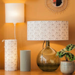 Applique Gaze écru avec Gamme Pollen et lampe Gaze argile