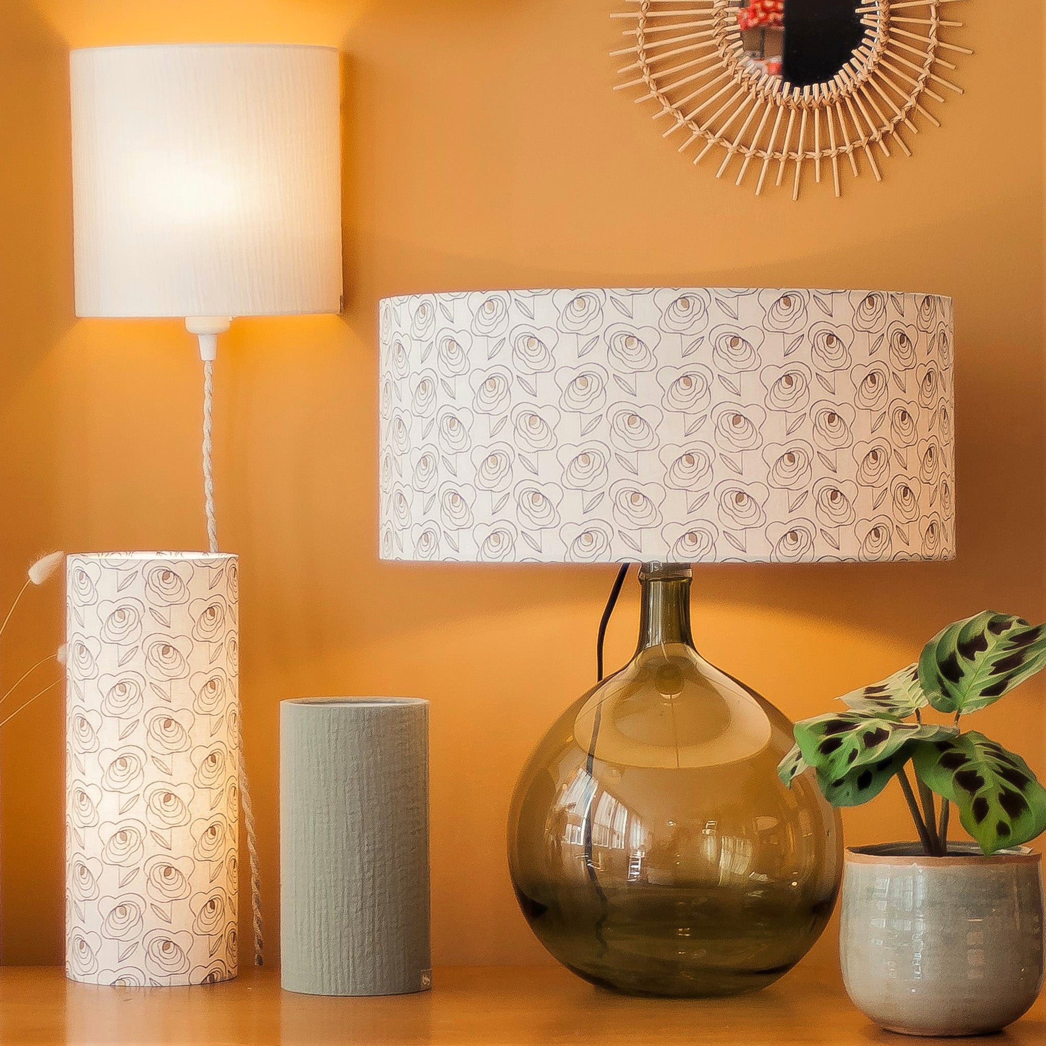 Applique Gaze écru avec Gamme Pollen et lampe Gaze argile