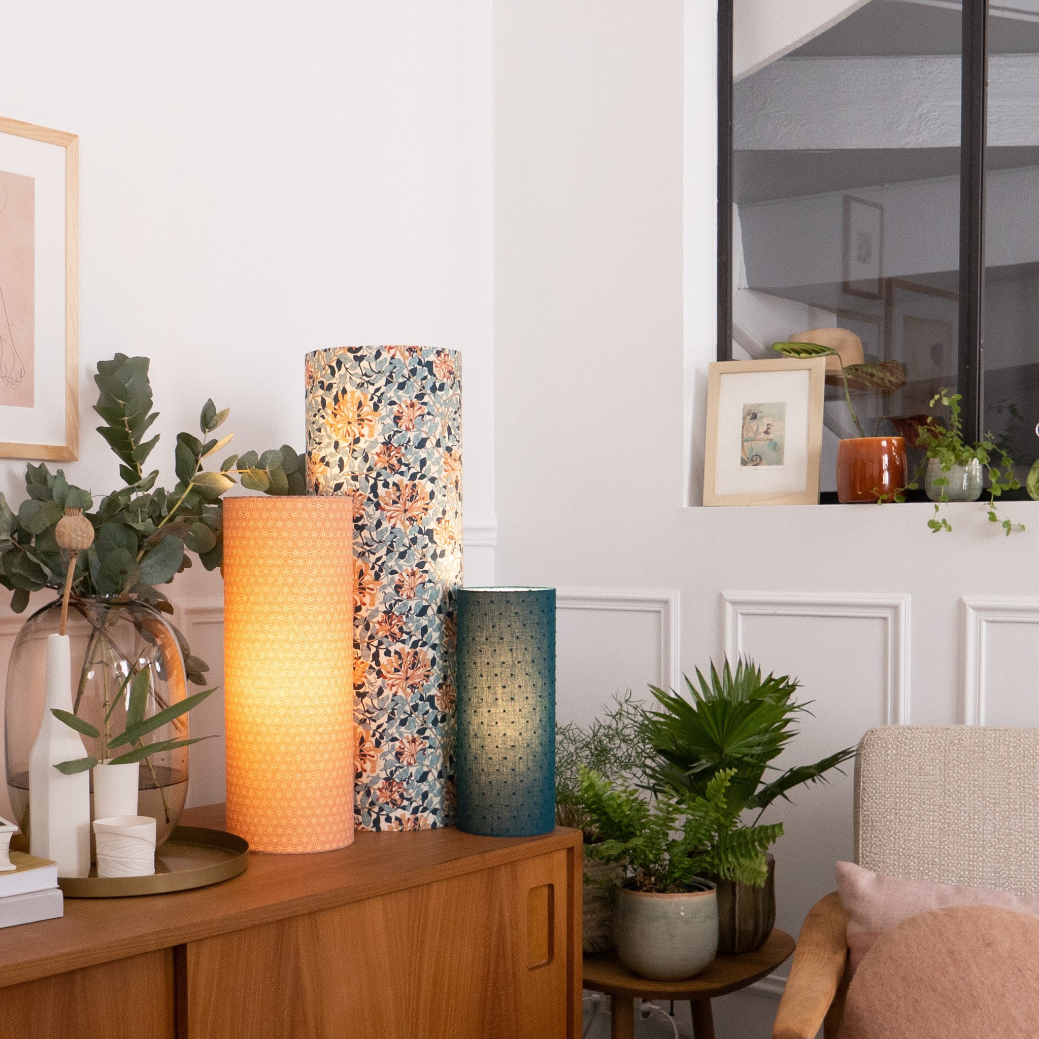 Lampe Hoshi rose L avec lampe Plumetis canard M et lampe Honeysuckle XXL