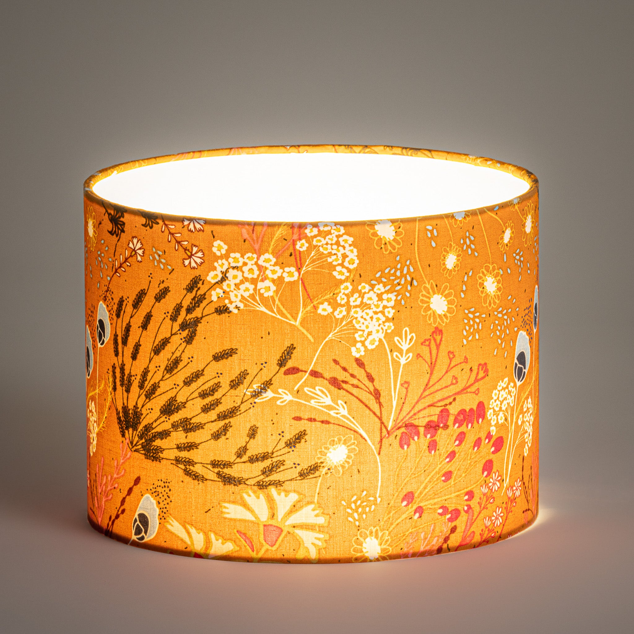 Création Abat-jour à poser Suspension tissu rouge or motif fleur floral Création Abat-jour à poser Suspension tissu rouge or motif fleur floral