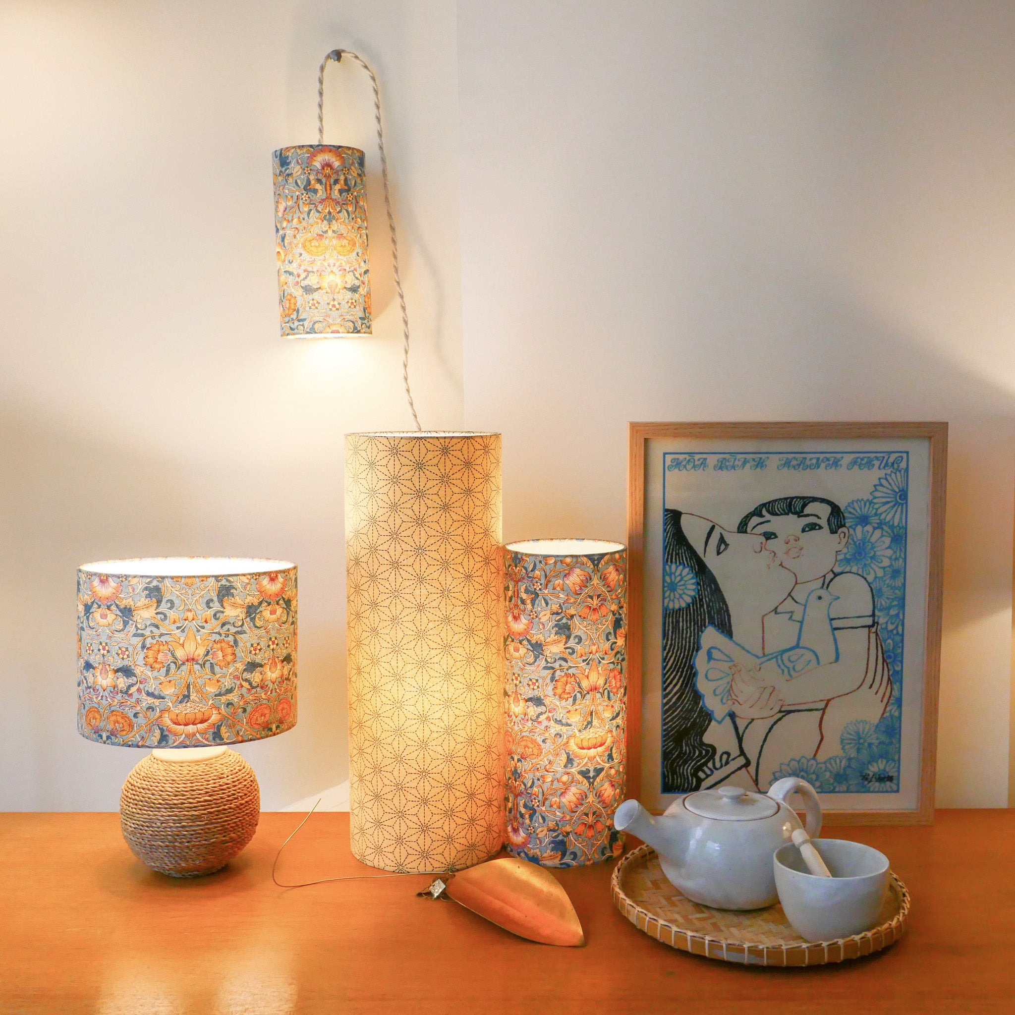 Gamme Lodden bleu gris avec lampe tube Suna