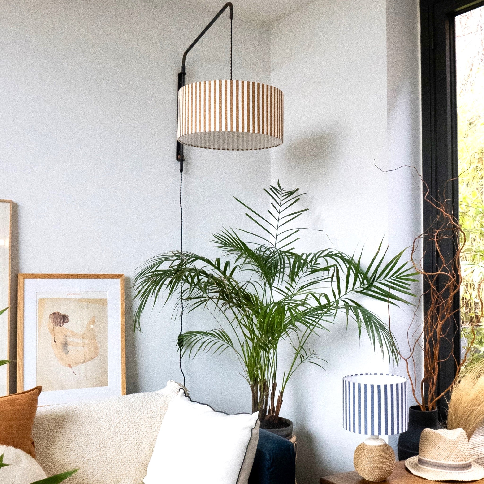 Suspension Sunray Wide ochre D40 cm et abat-jour Sunray Wide cobalt D20 cm