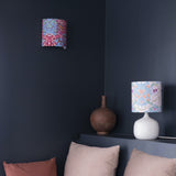 Applique Blackthorn rouge et lampe en céramique Terra Off-white avec l'abat-jour D20 cm HAUT Blackthorn rose