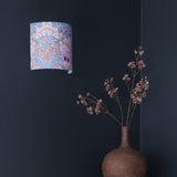 Applique murale demi lune tissu W. Morris Blackthorn rose