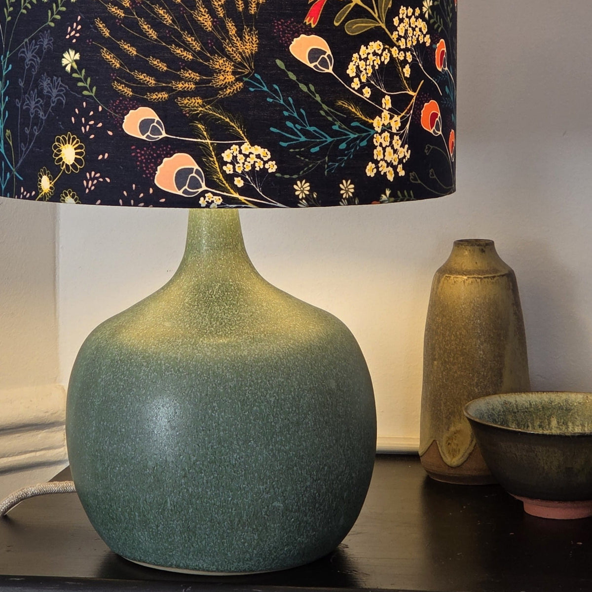Lampe Terra Turquoise avec abat-jour Symphonie navy D25 cm