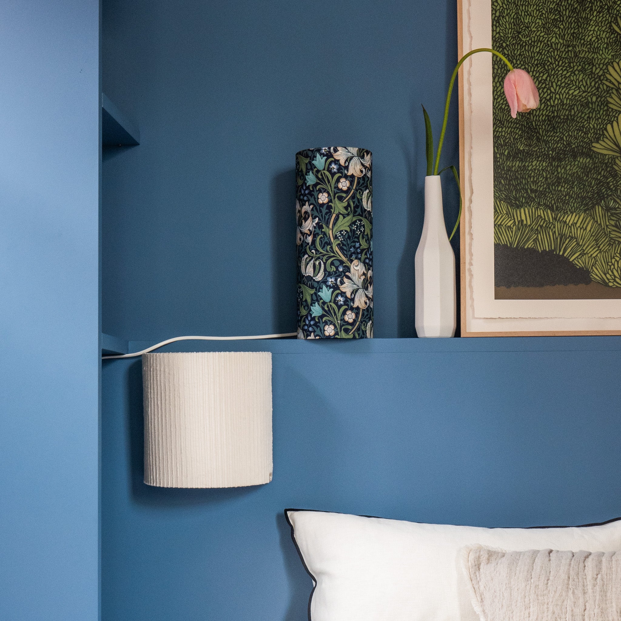 Lampe Golden Lily navy M et applique Velours côtelé off-white