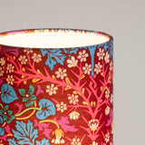 Lampe tube à poser tissu W. Morris Blackthorn rouge
