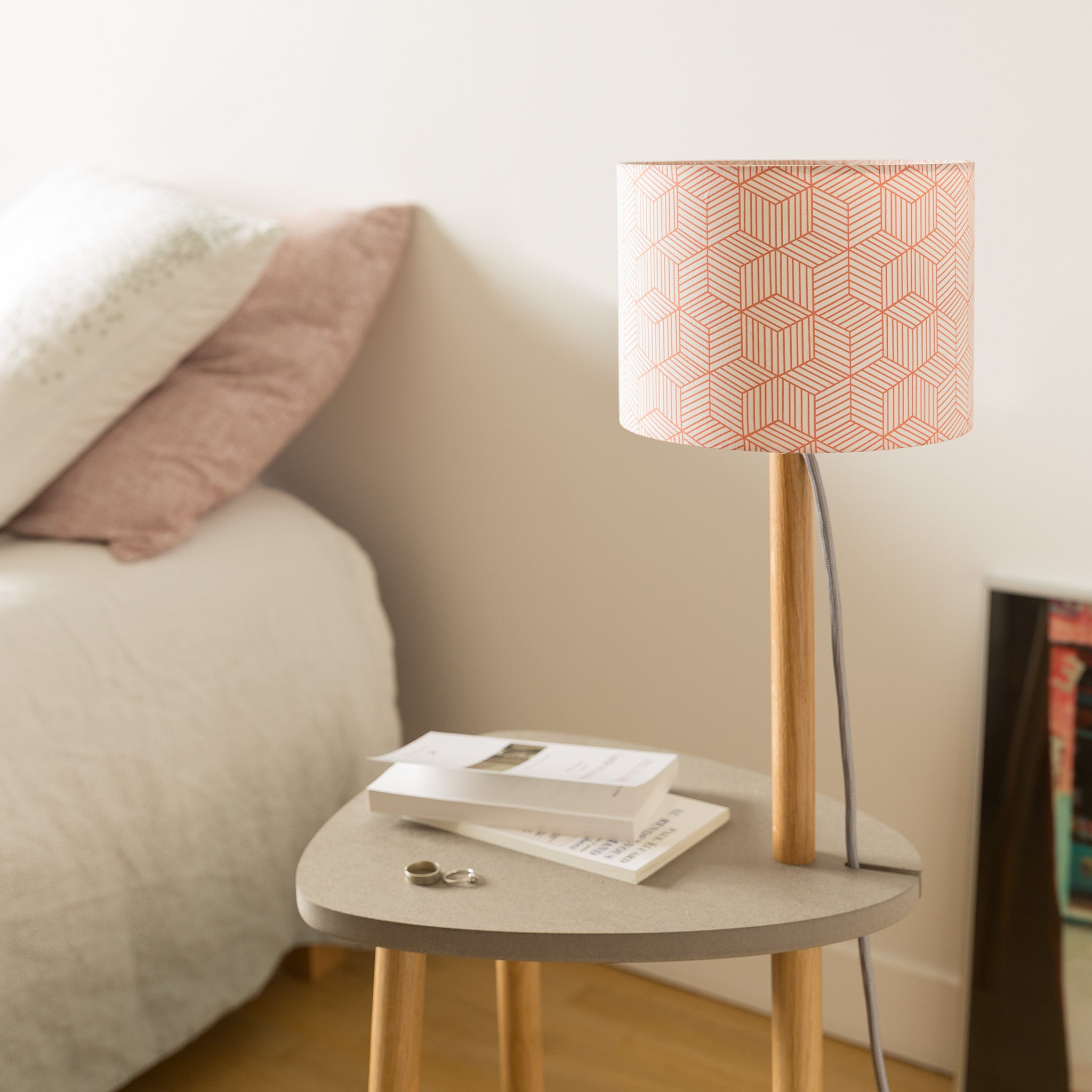 Lampe Séléné avec abat-jour cinetic corail D25 cm